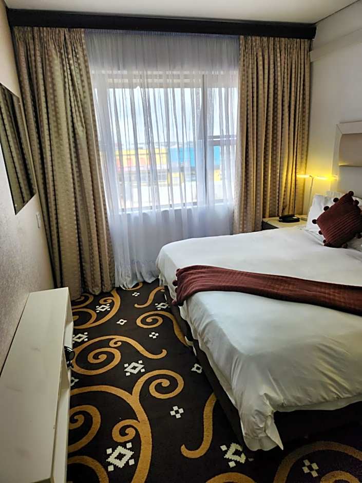 Palm Continental Hotel