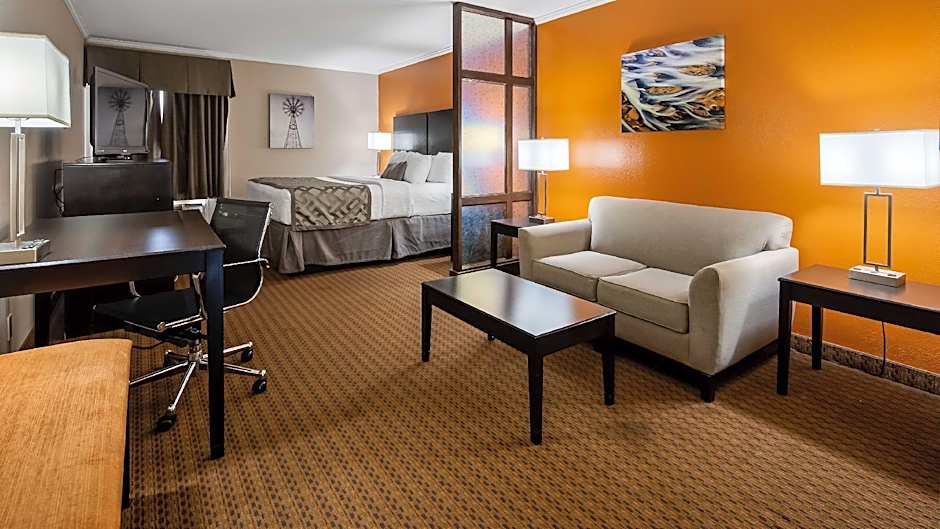 Best Western Plus Lubbock Windsor Inn