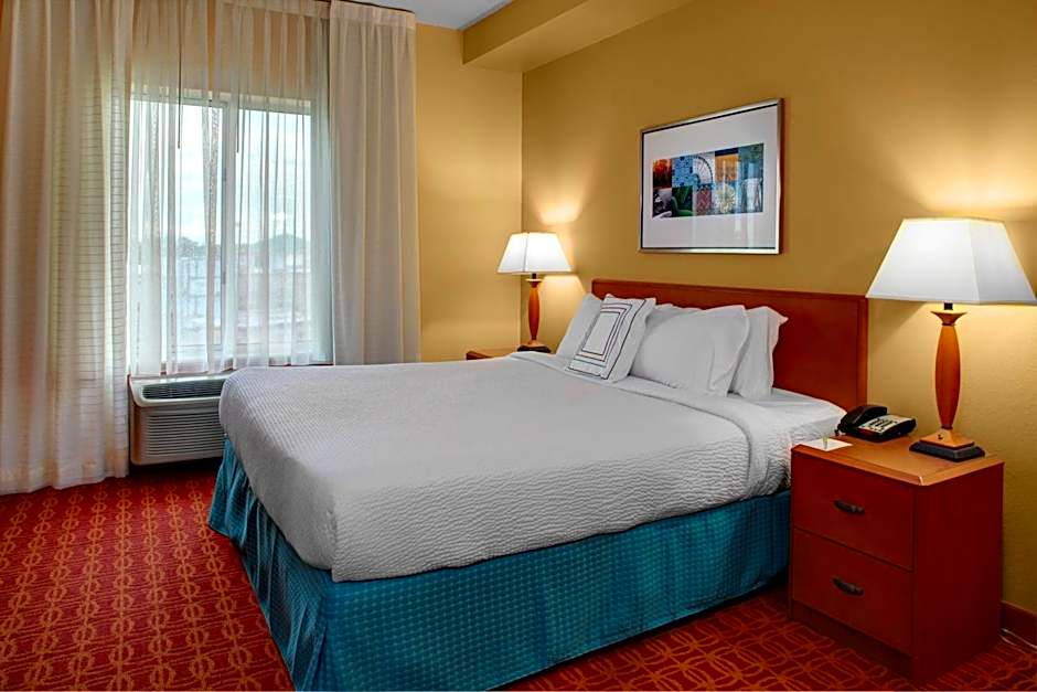 Fairfield Inn & Suites by Marriott Atlanta McDonough