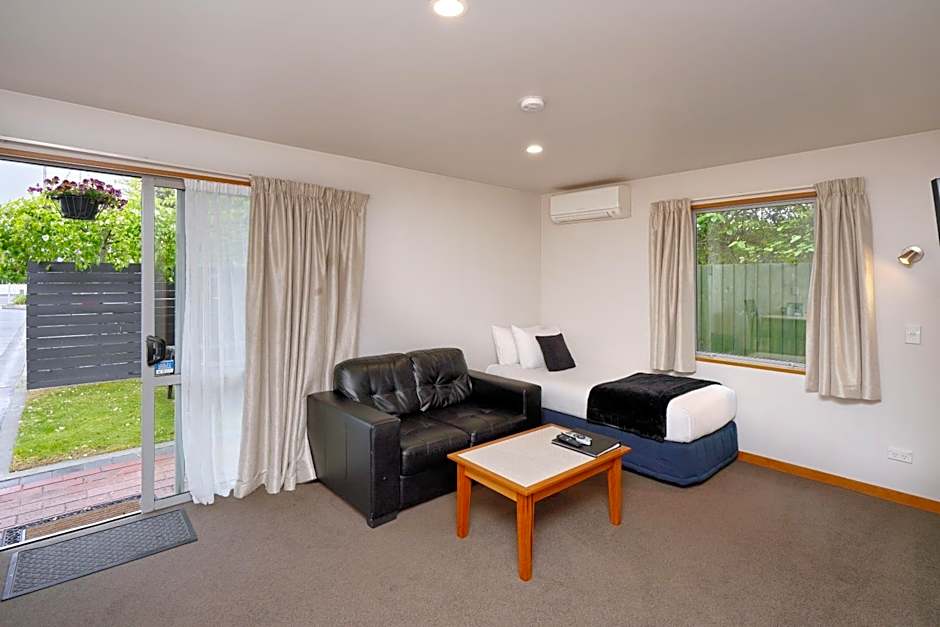 306 Motel Apartments