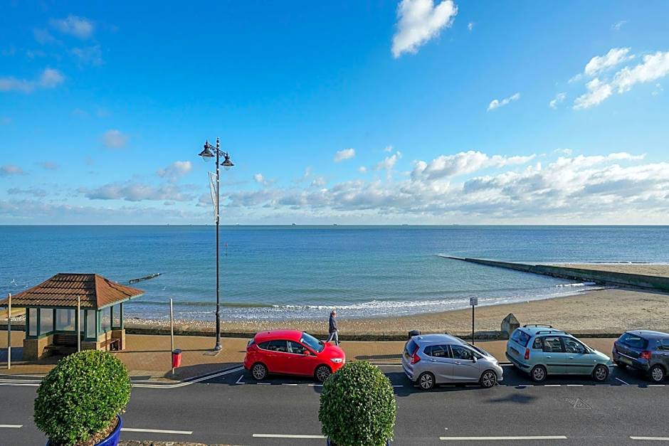 OYO Shanklin Beach Hotel