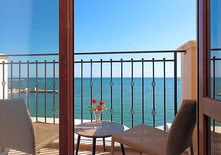 Maria Palace Complex