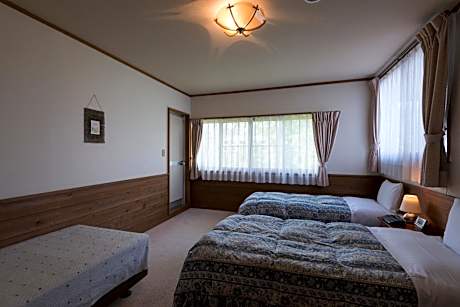 Twin Room with Shared Bathroom - Non-Smoking