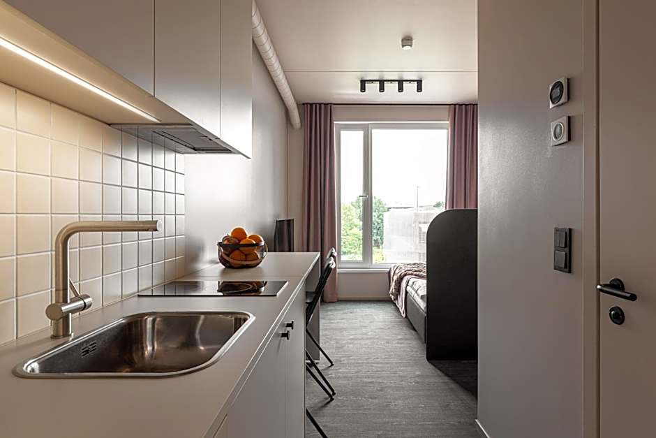 Hugo Apartment Hotel