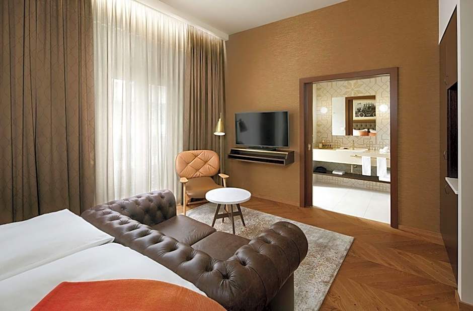 Reykjavik Consulate Hotel, Curio Collection by Hilton