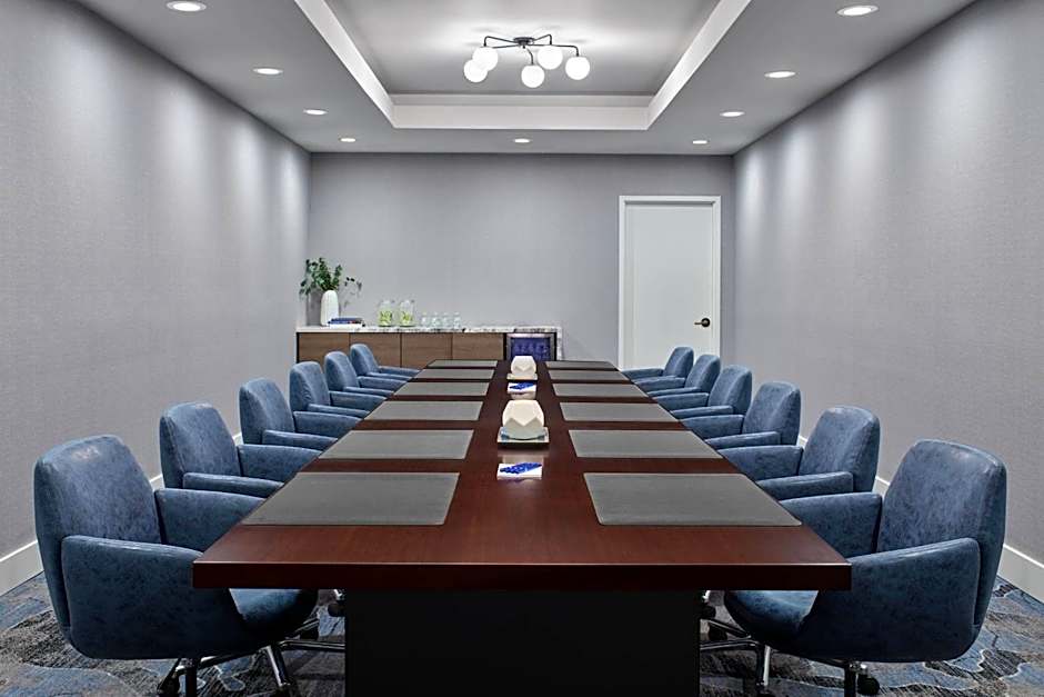 Delta Hotels by Marriott Denver Thornton