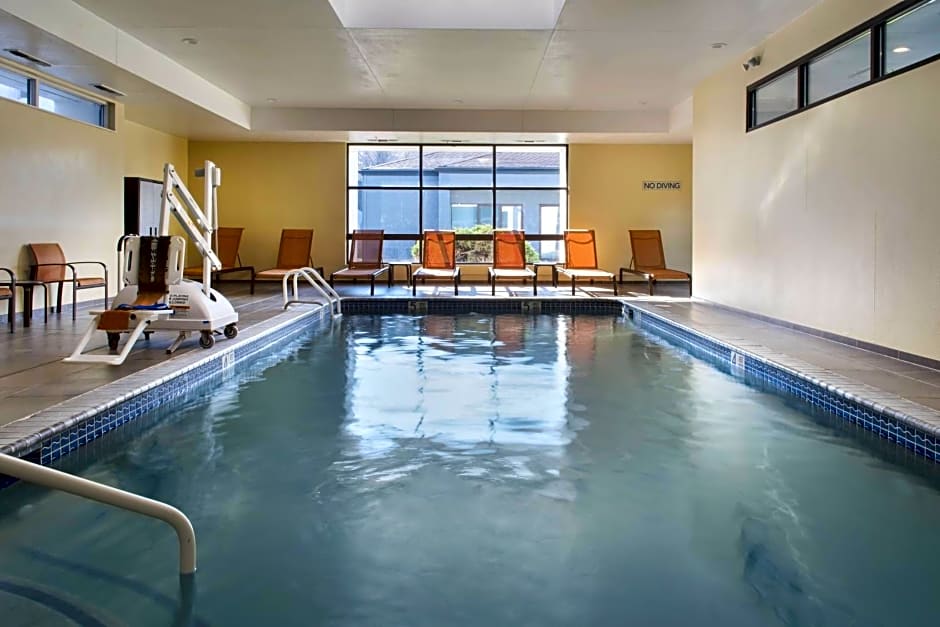 Courtyard by Marriott Norwalk