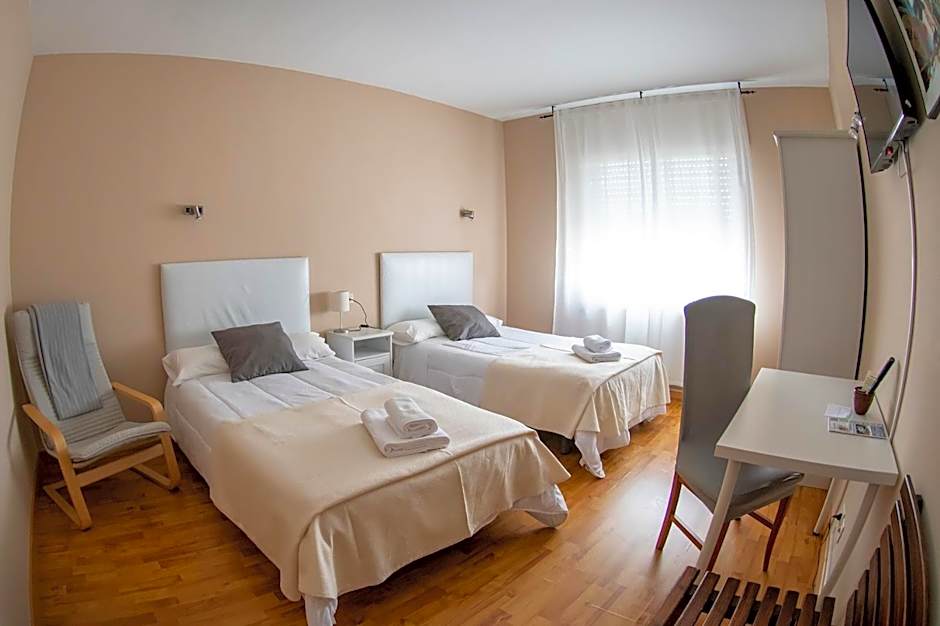 Photo 1 of 8 of 1 Double Bed or 2 Beds