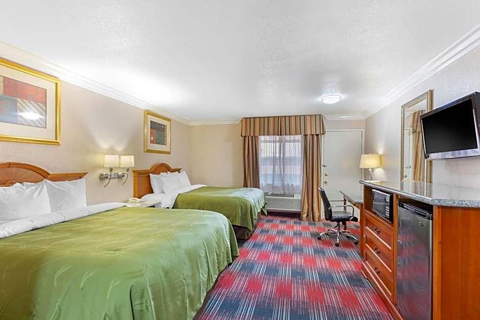 Quality Inn & Suites Oceanside