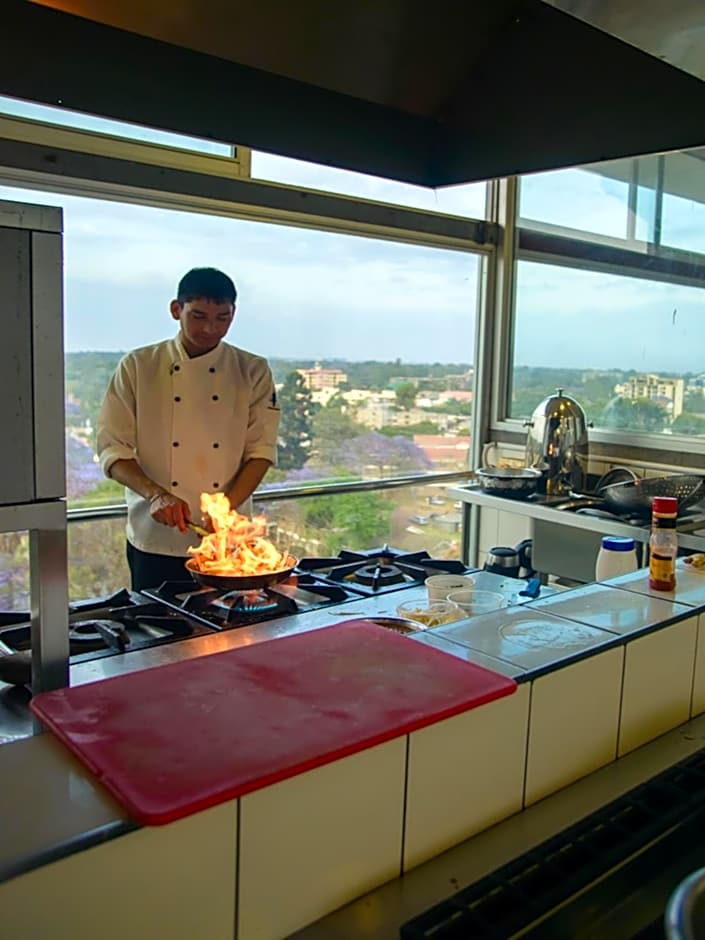 Cloud Hotel & Suites