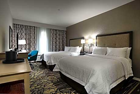 2 Queens Hearing Accessible Nonsmoking