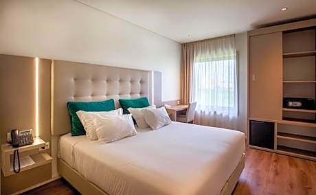 Oporto Airport & Business Hotel