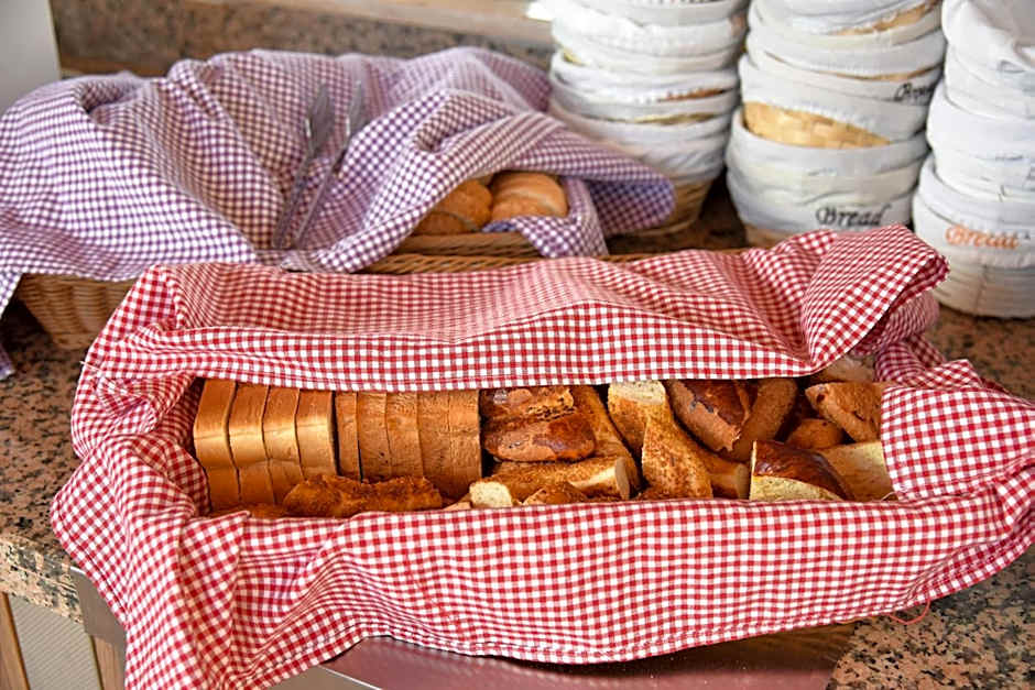 Belcehan Deluxe Hotel