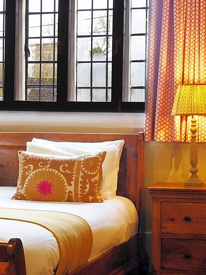 Bear and Ragged Staff