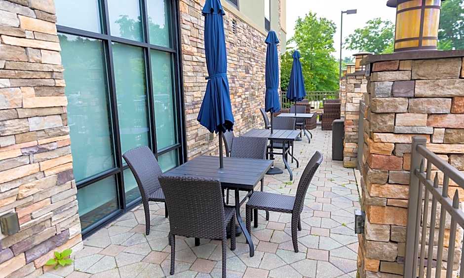 Hampton Inn & Suites by Hilton Stroudsburg Pocono Mountains