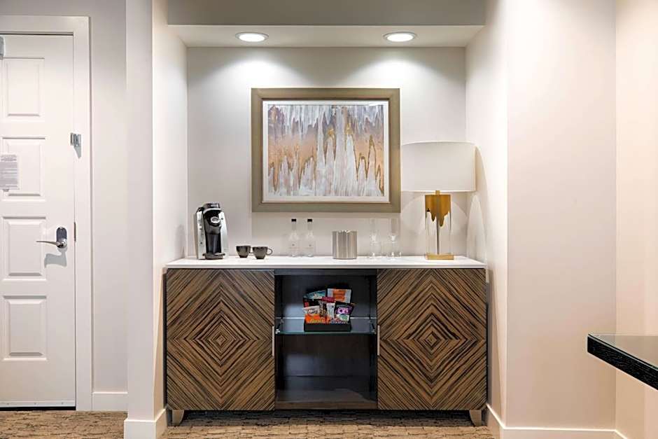 Ambassador Hotel Kansas City, Autograph Collection by Marriott
