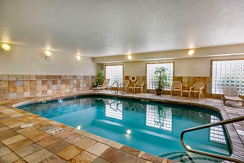 Clarion Pointe Medford