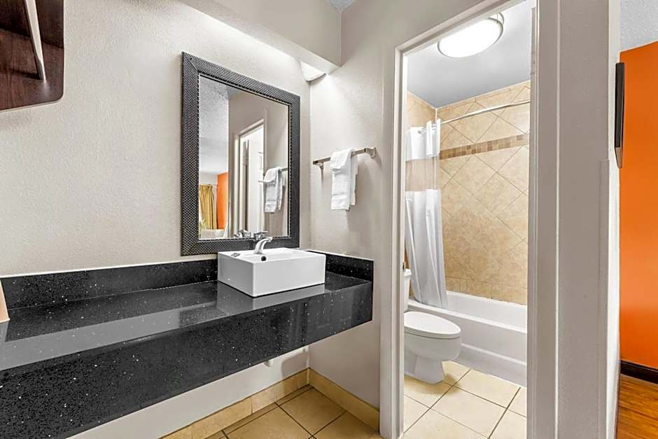 Econo Lodge Charlotte Airport