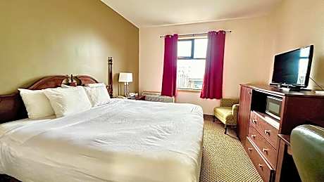 Deluxe King Room - Non-Smoking