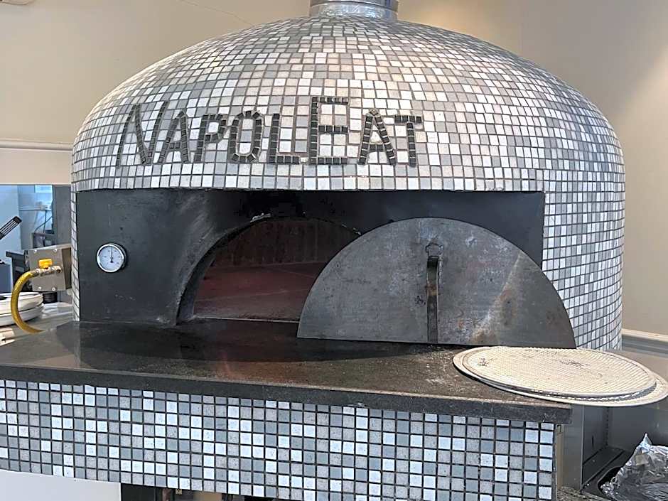 Sorrento Hotel & Restaurant