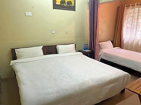 Triple Room with Private Bathroom