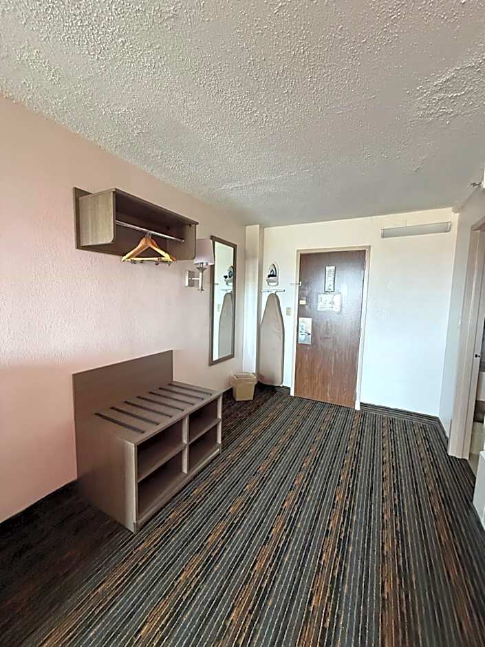 Howard Johnson by Wyndham Lexington