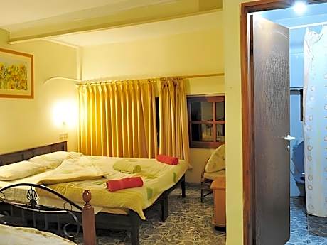 Standard Room for 5 People