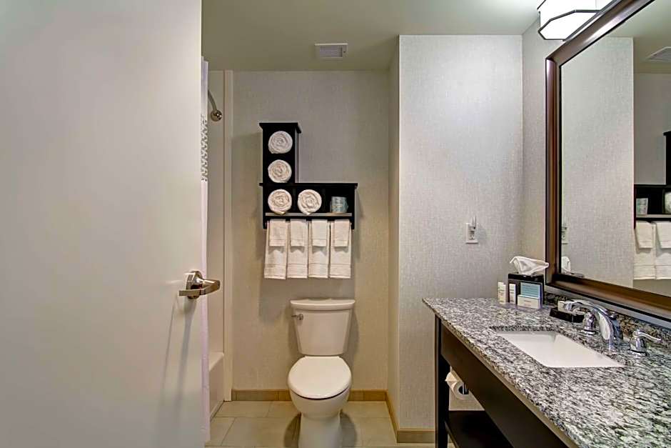 Hampton Inn By Hilton And Suites Downtown Cincinnati