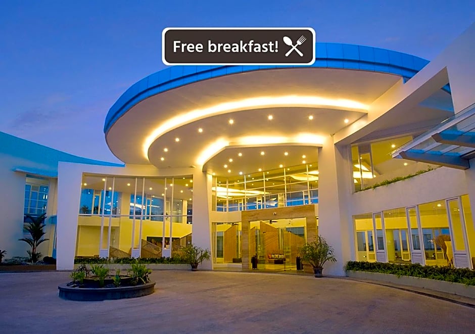 Photo 1 of 50 of Hotel Santika Bangka