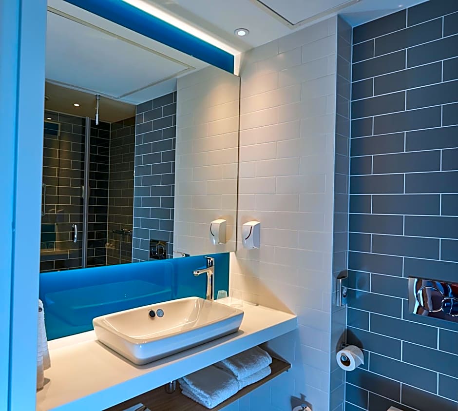 Holiday Inn Express Amsterdam - City Hall By IHG