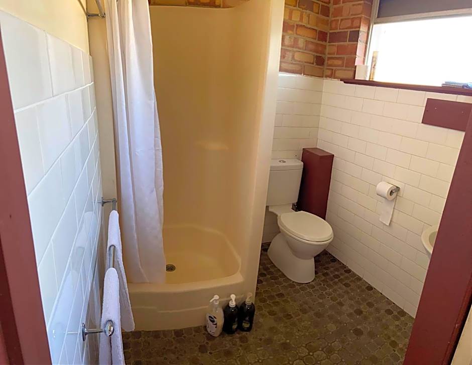 PROSERPINE MOTOR LODGE