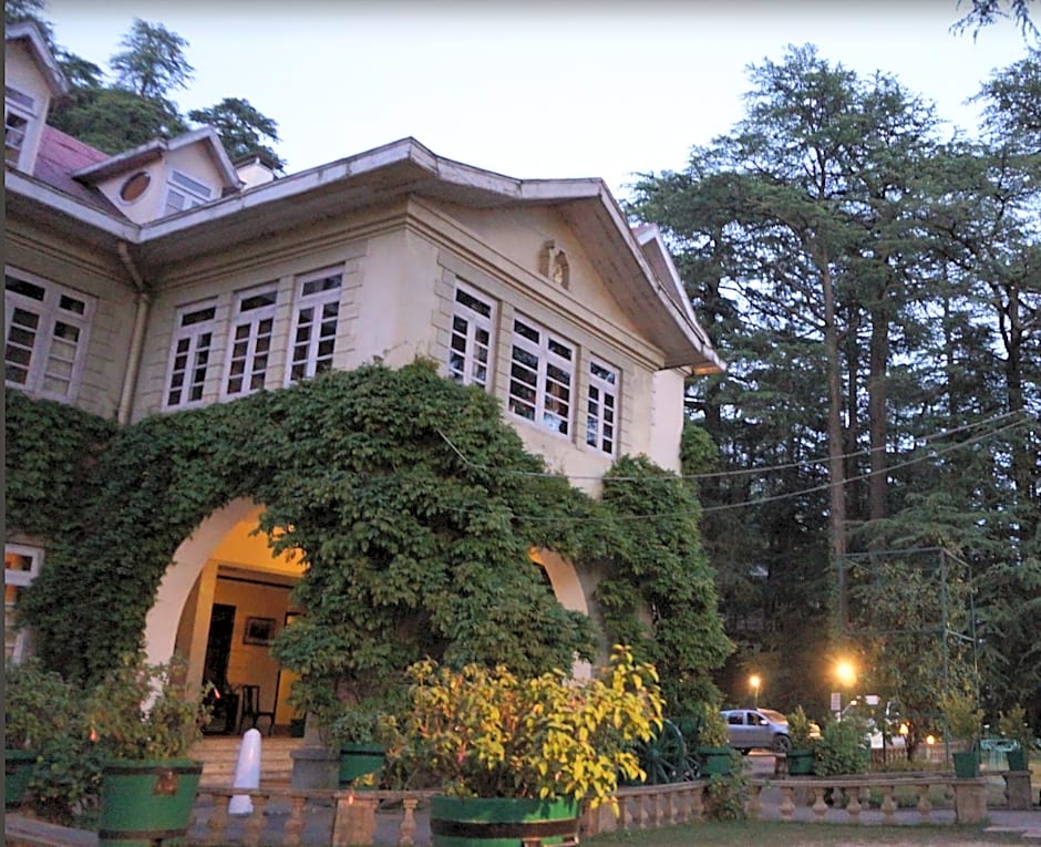 Woodville Palace by Signum