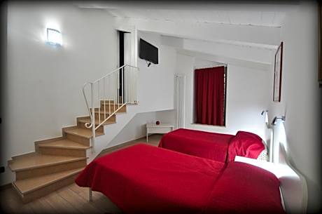 Twin Room with Shower