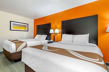 2 Queen Beds, Smoking