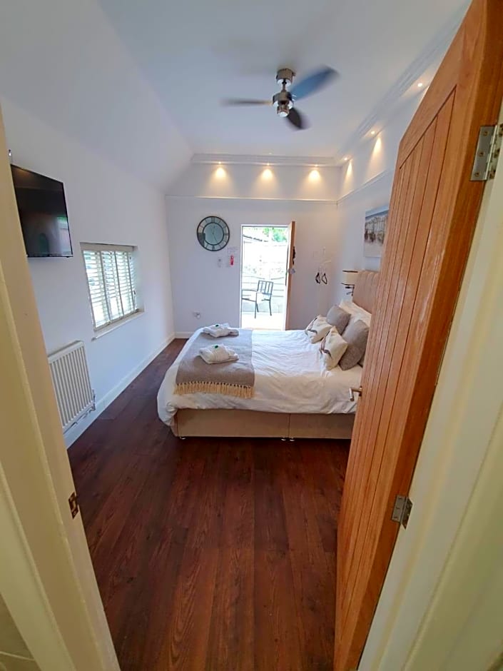 Old Thatch Bambers Green