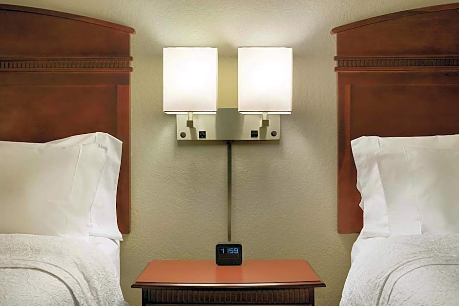 Hampton Inn By Hilton And Suites Madison West