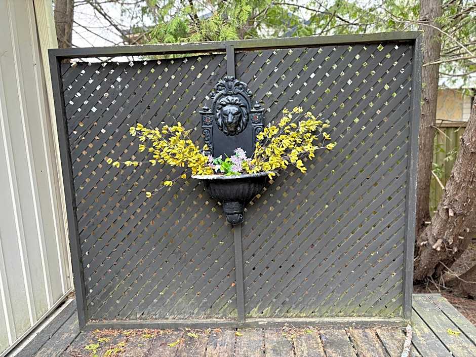 The Louise - Artistic Haven by the Beach