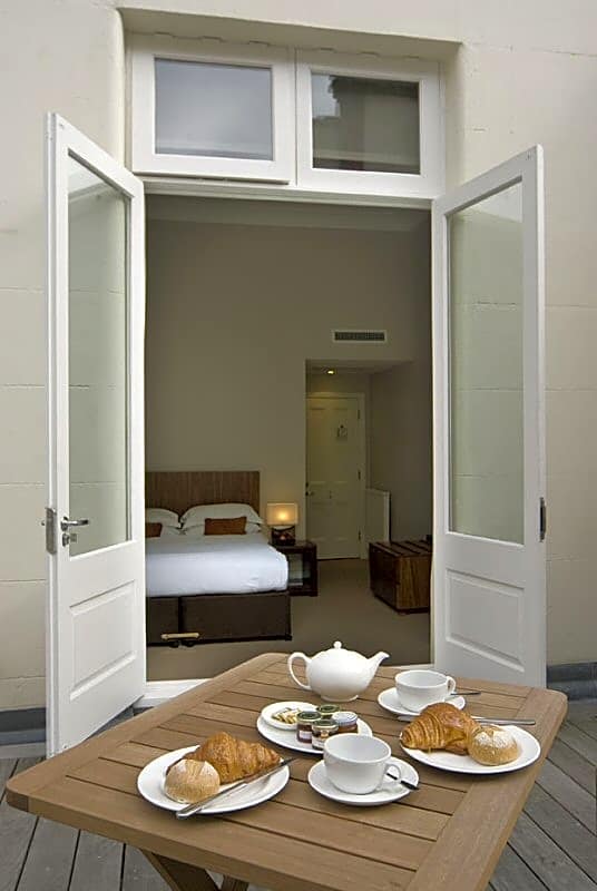 54 Queen's Gate Hotel