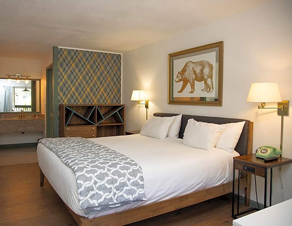 The Occidental Lodge