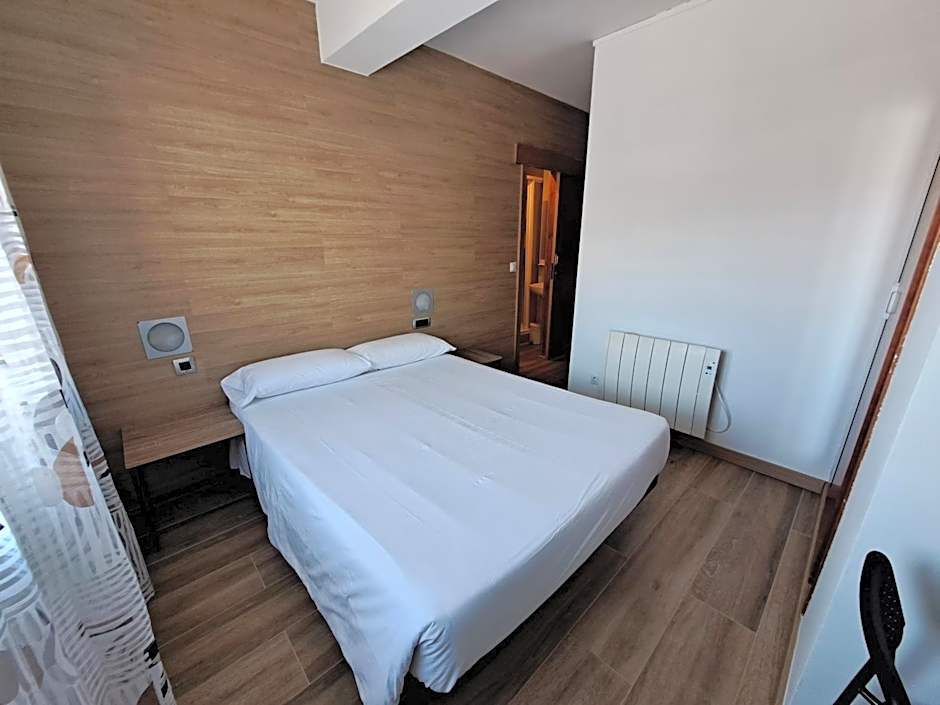 Photo 1 of 9 of Double Room