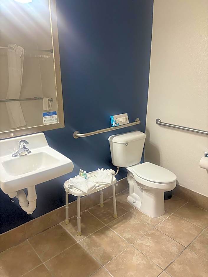 Spark by Hilton Lakewood Denver Southwest