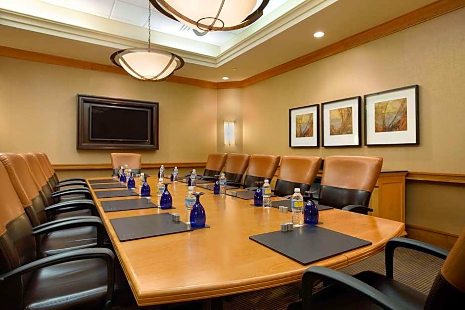 Hilton Suites Chicago Oak Brook