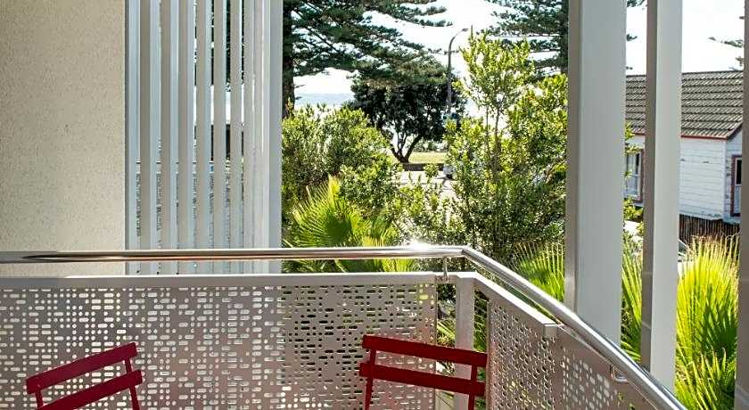 Navigate Seaside Hotel
