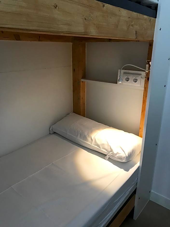 Albergue O Pedrón Hostel & Rooms