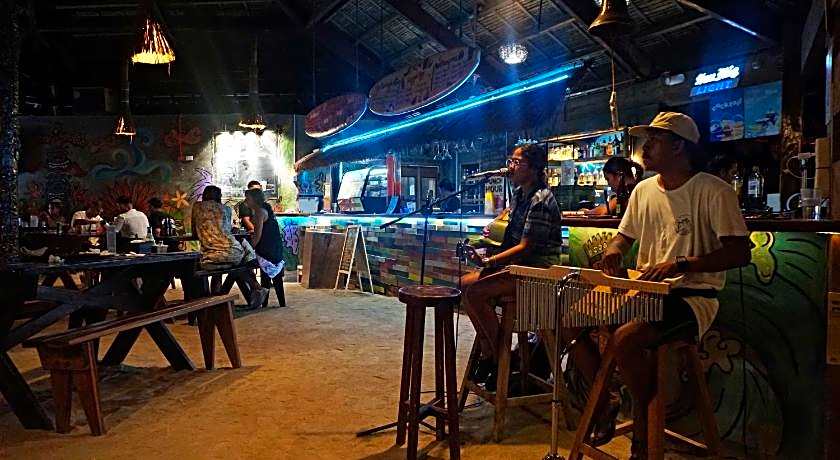 Mad Monkey Hostel Siargao