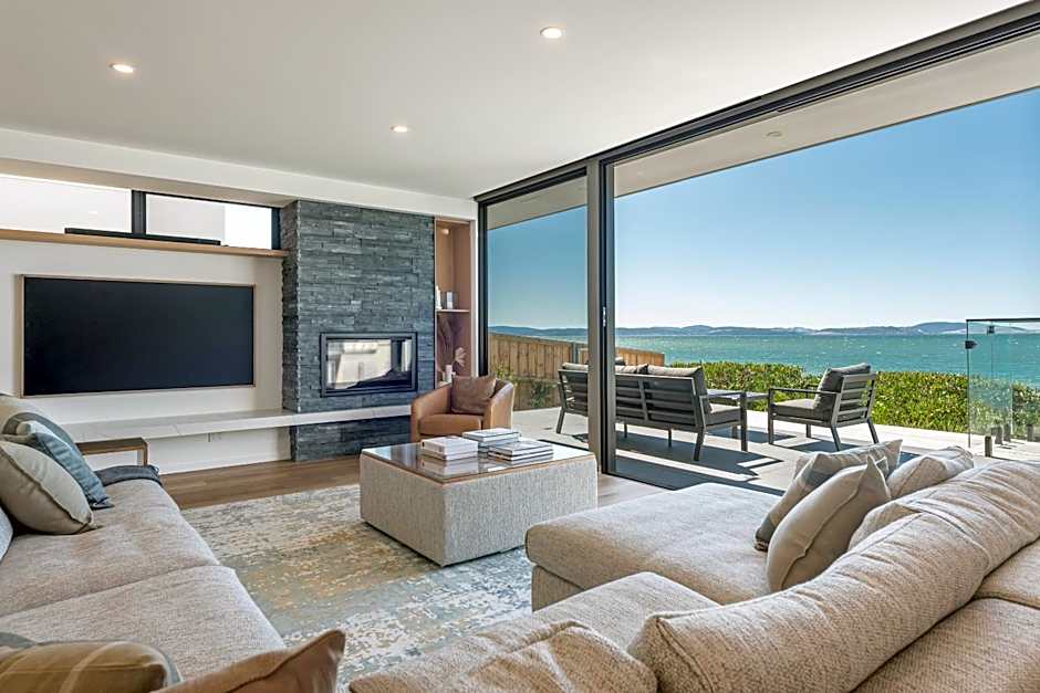 Award-winning beachfront luxury in Cremorne