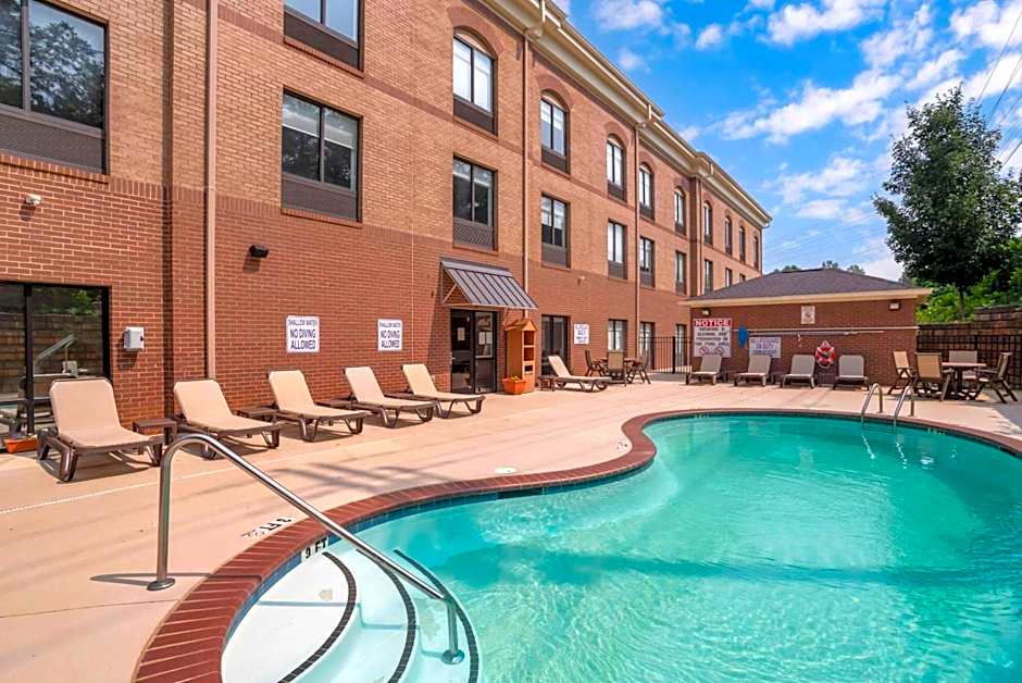 Comfort Suites At Westgate Mall