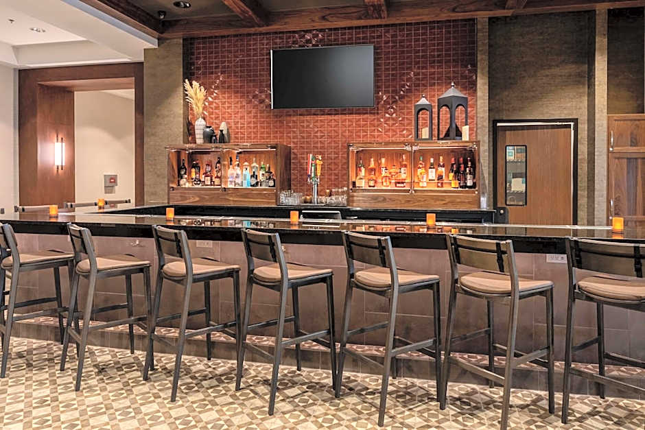 Drury Plaza Hotel Dallas Arlington