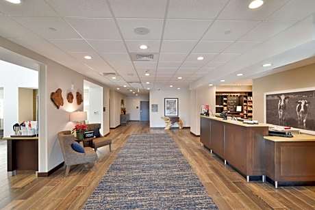 Hampton Inn By Hilton & Suites Menomonie