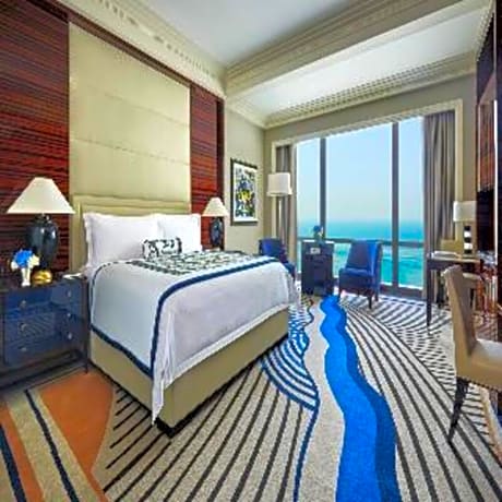 STATE SUITE ONE BEDROOM KING